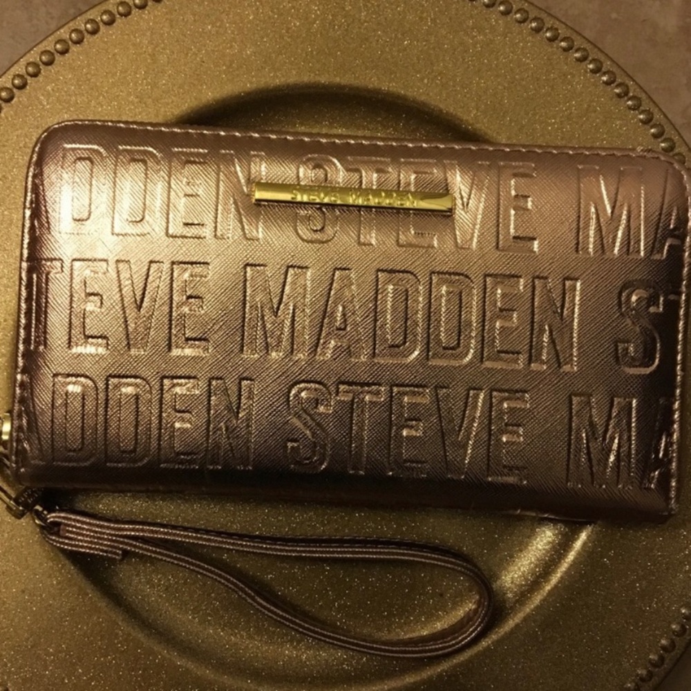 Steve Madden Wallet/Wristlet- Beautiful Rose Gold